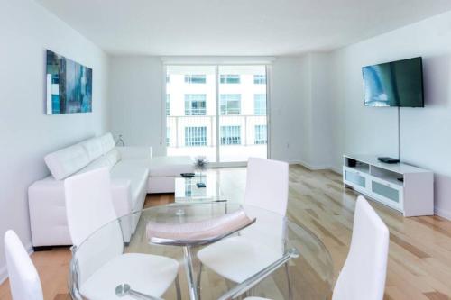 Luxury huge apt @Brickell free parking 6 guests