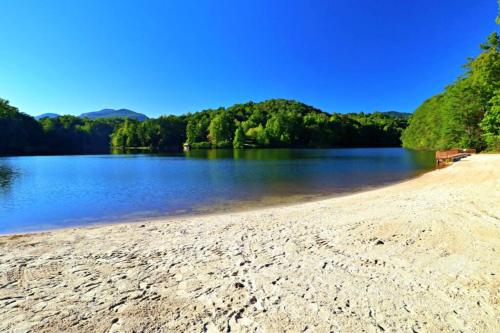 The Crows Nest in Lake Lure, USA