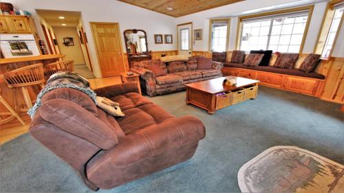 Owl`s Nest - main image