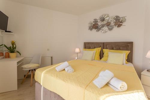 Apartments and rooms by the sea Hvar - 8785