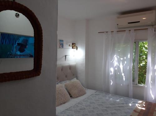 One-Bedroom Apartment image 4
