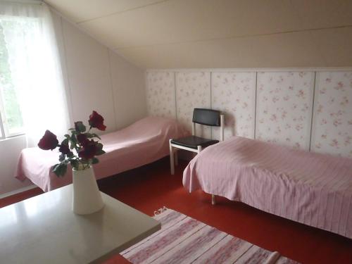Lemmenjoen Lumo - Nature Experience & Accommodation Room Type - Triple Room with Shared Bathroom