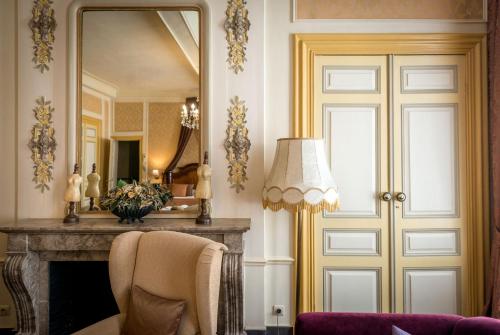 Junior Suite (2 Adults) image 7