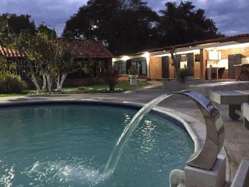 Inviting 14-Bed Villa in Toro Valle del Cauca