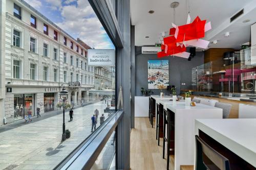 Belgrade Art Hotel - image 6