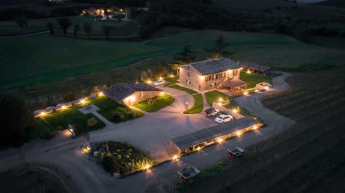 4 bedrooms, 5 beds