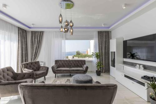Luxury Villa Adonis Split with Private Pool, Jacuzzi, Sauna and Gym