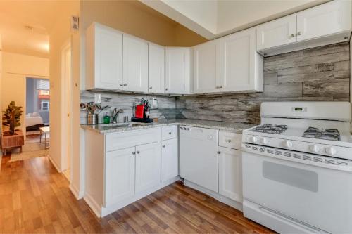 Urban 1BR In A Top Location 15min To NYC - image 5