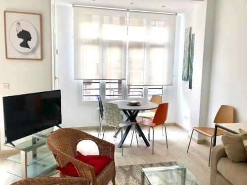 Three-Bedroom Apartment image 5
