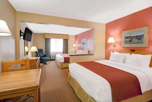 Photo - Days Inn & Suites by Wyndham Airport Albuquerque
