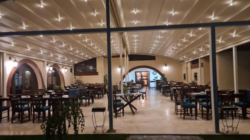 Restaurant, Curtea Domneasca in Vaslui