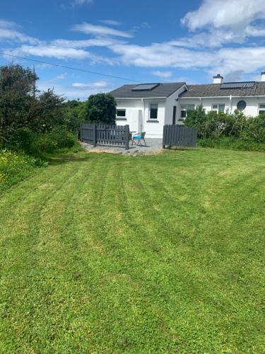 Garden, Zepher Apartment in Ballycullaun
