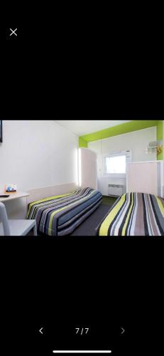 hotelF1 Evreux Sud - image 8