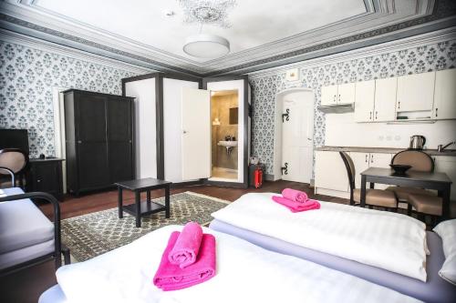 One-Bedroom Apartment image 10
