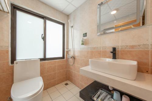 Double Room image 1