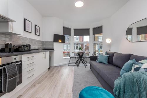 Charles Alexander Short Stay - Charnley House Apartments 1