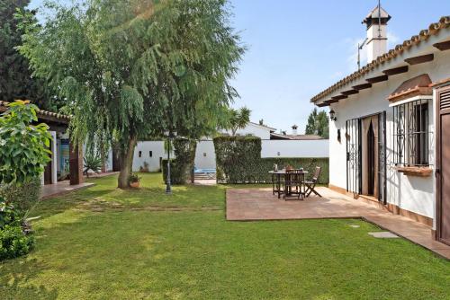 Buitenkant, Villa Mendoza in Barrio Nuevo