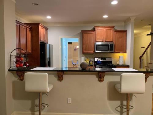 Upscale Amenity Laden Townhome Minutes from ATL