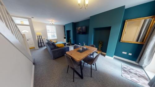 Suffolk House 3 or 6 Bed setup Workstays UK