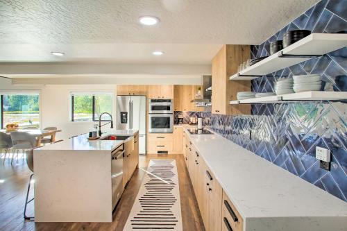 A Contemporary Dream: Lakefront Rathdrum Oasis! in Sandpoint (ID)