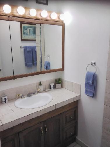 3-Br 2-Bath Family-Friendly Home -10 Min to Tulsa in Claremore