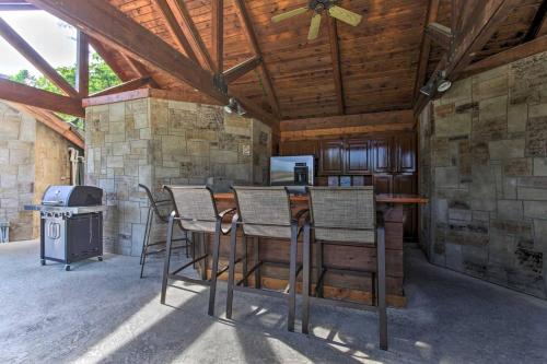 Deer Tracks Retreat in Pigeon Forge! - image 10