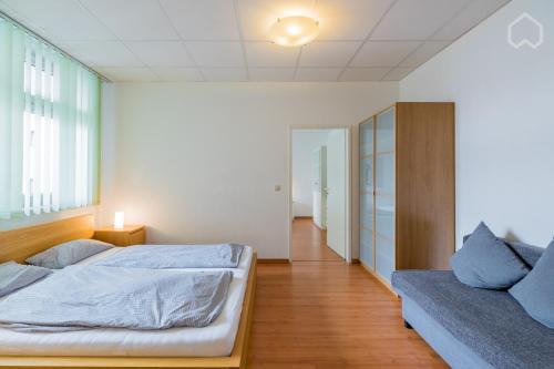 Spacious and modern furnished apartment for 10 guests Spacious and modern furnished apartment for 10 guests