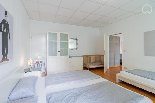 Spacious and modern furnished apartment for 10 guests Spacious and modern furnished apartment for 10 guests