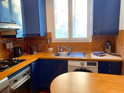 Marvellous Sunbathed 3BR at the heart of Paris - image 5