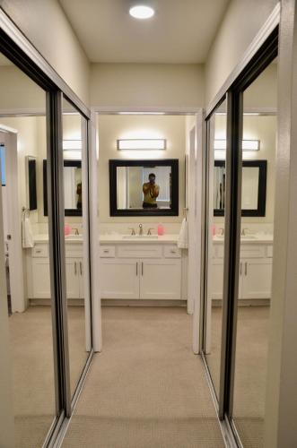 Los Angeles Amherst Avenue 30 Days Stays - image 7