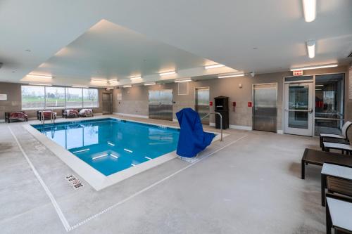 hotels in cedar rapids iowa with pool