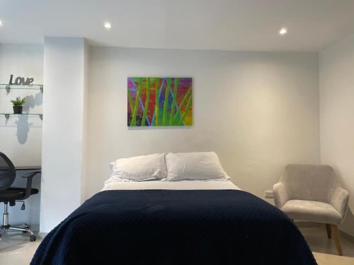 . Confortable apartaestudio, completamente dotado y bien ubicado
