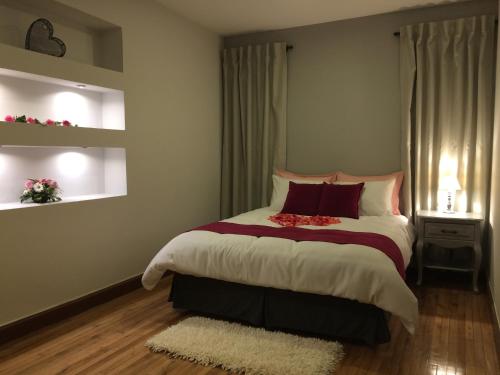 Vintage Romance Hotel