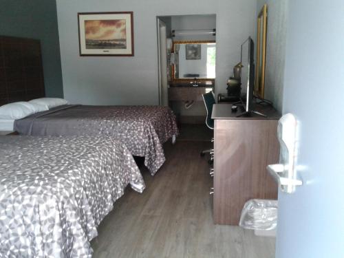 Double Room with Two Double Beds - Smoking