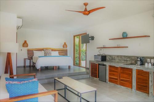 321601403 Ysuri Sayulita - Beachfront Hotel