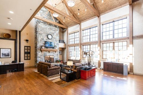 ทัศนียภาพภายนอกโรงแรม, Holiday Inn Resort Deadwood Mountain Grand By IHG in เดดวูด (SD)