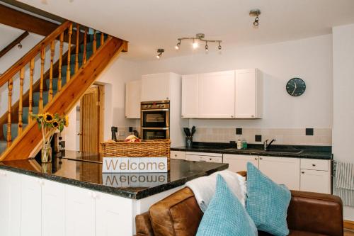 Holly Cottage, 2 bed house, sleeps 6
