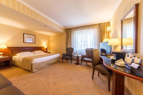 Ramada Hotel & Suites by Wyndham Bucharest North - image 12