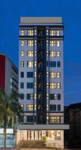 Ramada Encore by Wyndham Chinatown Kuala Lumpur near Hawker Stalls in Chinatown