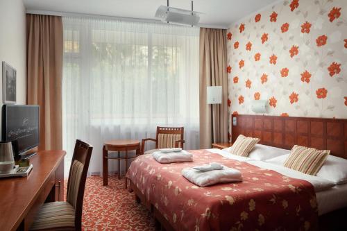 2 twin beds