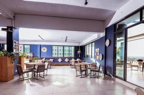 Air conditioned 1 Bedroom Apartment with fast WiFi
