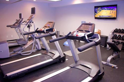 Holiday Inn Express Hotel & Suites Pierre-Fort Pierre By IHG - 피트니스 센터