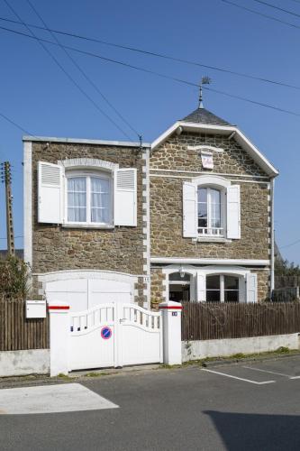 Saint Malo la greve maison 100m de la plage gîte à louer La Gatinais