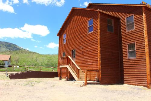 Old Corral Hotel & Steakhouse