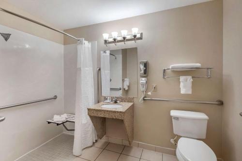 comfort & inn Suites in Canton, USA