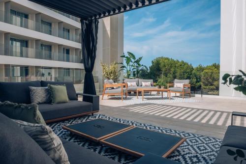 شرفة/ تراس, Iberostar Waves Cala Millor -Adults Only in سان لورينثو دي كارديسار