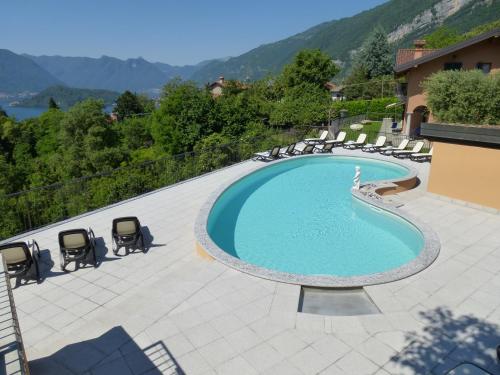 Swimming pool, Albergo Rusall in Tremezzo