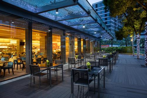 321666832 Crowne Plaza Guangzhou Huadu by IHG - Free Shuttle bus between hotel to Exhibition Center During Canton Fair