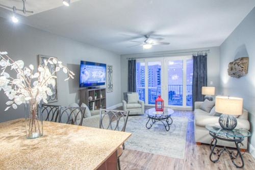 Laketown Wharf 626, Gulf View, Great Location, And Awesome Amenities!