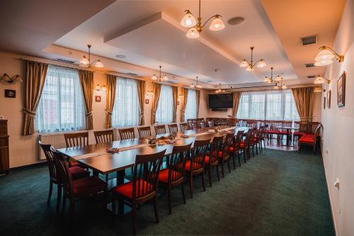 ห้องอาหาร, Hotel Krajka**** in วัมเบิร์ค